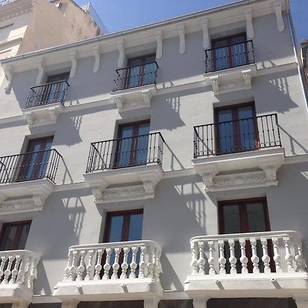 Urbanliving Gran Capitan Apartment Granada Bagian luar foto