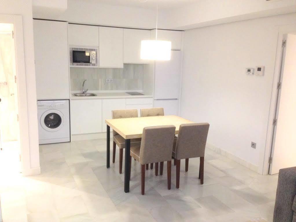 Urbanliving Gran Capitan Apartment Granada Bagian luar foto