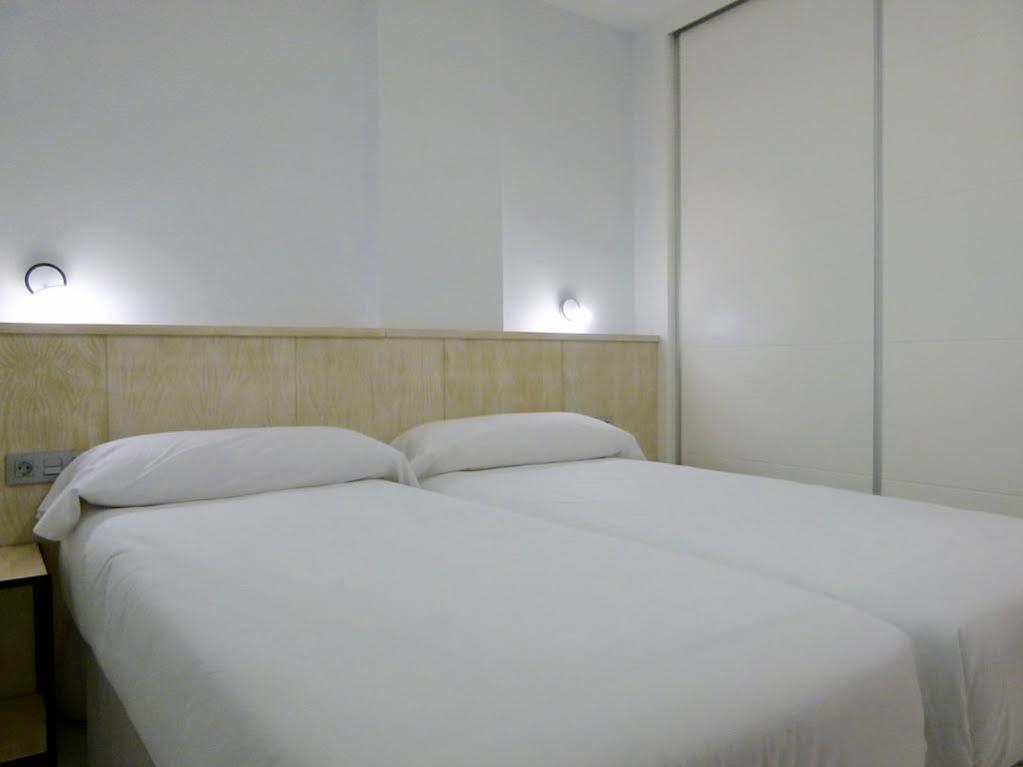 Urbanliving Gran Capitan Apartment Granada Bagian luar foto