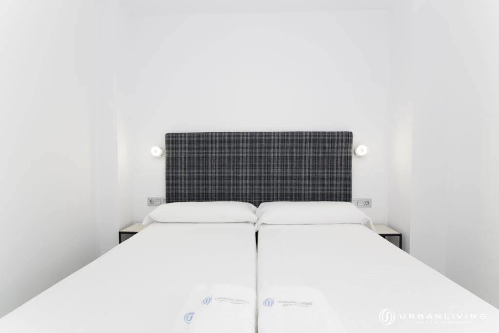 Urbanliving Gran Capitan Apartment Granada Bagian luar foto
